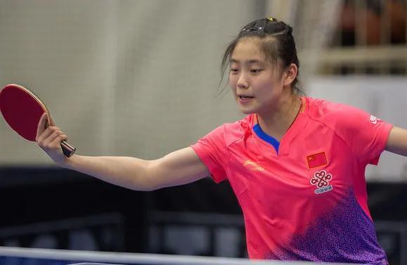 他在中场的 他在中场的